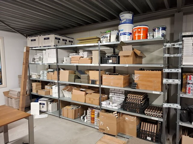 Ca 7.80mtr metalen stelling - afbeelding 1 van  7