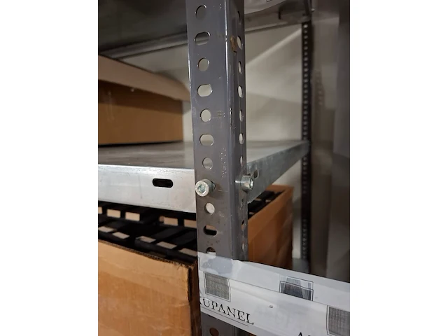 Ca 7.80mtr metalen stelling - afbeelding 3 van  7
