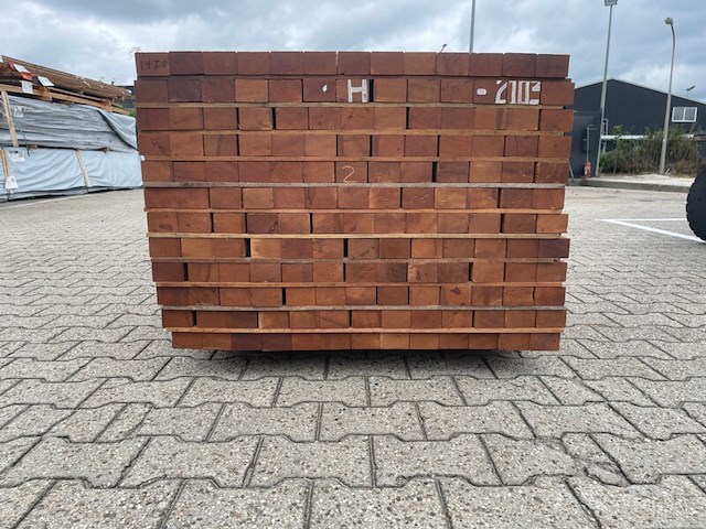 Ca. 78x angelim pedra onderliggers geschaafd, 45x68mm, lengte 250cm - afbeelding 3 van  3