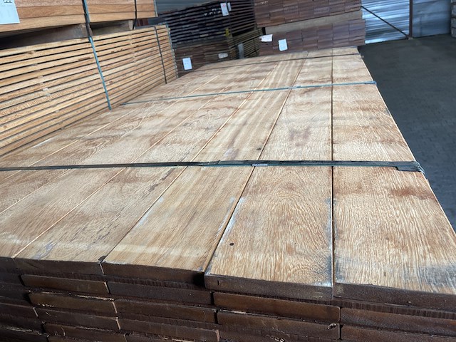 Ca. 78x angelim pedra vlonderplanken, 21x145mm, lengte 48/365cm, 30/395cm - afbeelding 1 van  4
