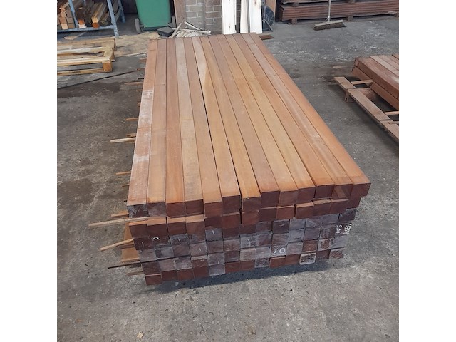 Ca. 78x hardhouten paal, 6,8 x 6,8 x 200 cm - afbeelding 2 van  4