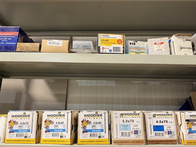 Ca. 78x verpakking ijzerwaren w.o. schroeven, spijkers, pluggen, w.o. woodies, spax, fis, kelfort - afbeelding 3 van  22