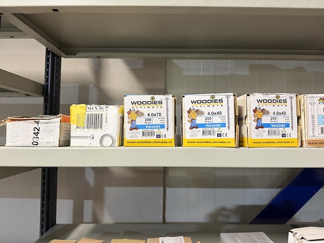 Ca. 78x verpakking ijzerwaren w.o. schroeven, spijkers, pluggen, w.o. woodies, spax, fis, kelfort - afbeelding 18 van  22