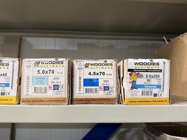 Ca. 78x verpakking ijzerwaren w.o. schroeven, spijkers, pluggen, w.o. woodies, spax, fis, kelfort - afbeelding 20 van  22