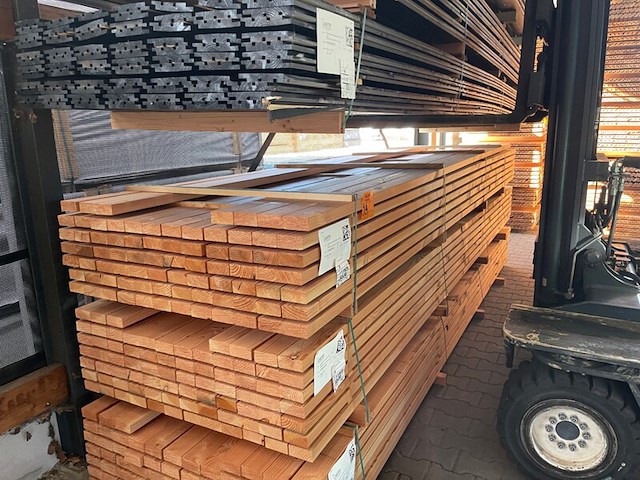 Ca. 79x douglas balken geschaafd, 40x90mm, lengte 430cm - afbeelding 2 van  3