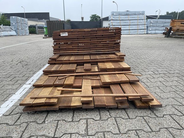 Ca. 79x guyana ipé planken geschaafd, 21x90mm, lengte 26/490cm, 23/520cm, 12/550cm, 18/580cm - afbeelding 2 van  3