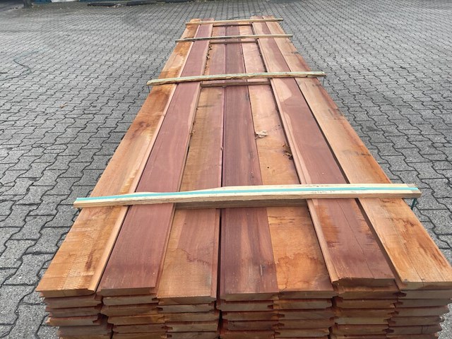 Ca. 79x massaranduba damwand, 28x140mm, lengte 47/200cm, 32/250cm - afbeelding 1 van  4
