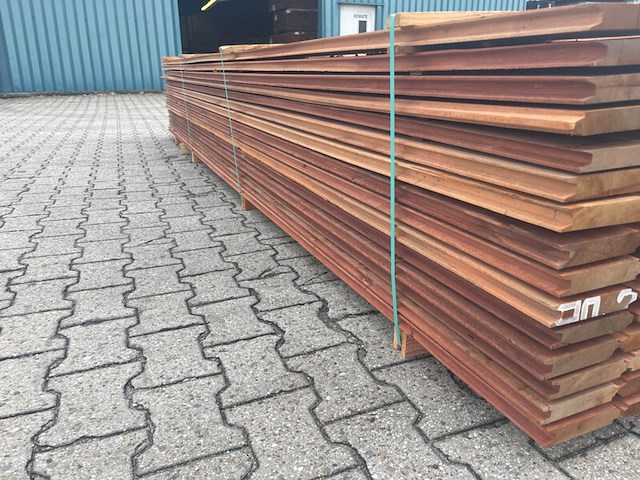 Ca. 79x massaranduba damwand, 28x140mm, lengte 47/200cm, 32/250cm - afbeelding 2 van  4
