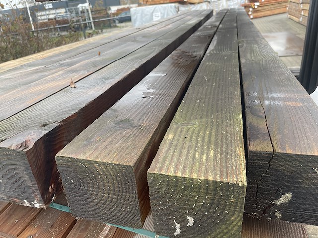 Ca. 7x douglas balken fijnbezaagd , 120x120mm, lengte 500cm - afbeelding 1 van  3
