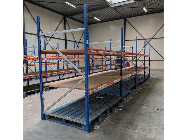 Ca. 8 meter stellingmateriaal - afbeelding 1 van  8