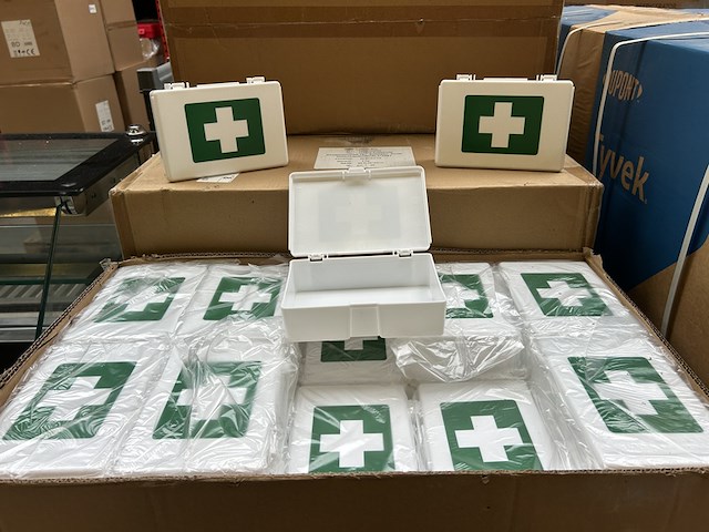 Ca. 800x ehbo-koffer, verbanddoos - afbeelding 2 van  6