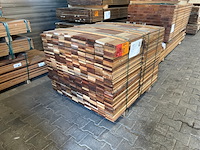 Ca. 800x hardhout tegelhout, 17x97mm, lengte 780/55cm, 20/105cm - afbeelding 2 van  3