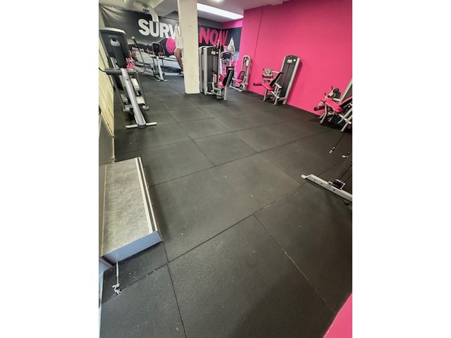 Ca. 80m2 fitnessvloer, zwart - afbeelding 1 van  4