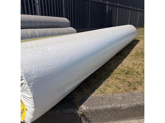 Ca. 80m2 kunstgras, 40 mm hoog, groen - afbeelding 3 van  3