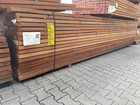Ca. 80x angelim pedra onderliggers fijnbezaagd, 40x60mm, lengte 435cm - afbeelding 4 van  4