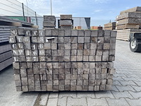 Ca. 80x azobe palen fijnbezaagd gepunt, 60x60mm, lengte 275cm - afbeelding 2 van  3