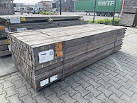 Ca. 80x azobe palen fijnbezaagd gepunt, 60x60mm, lengte 275cm - afbeelding 3 van  3