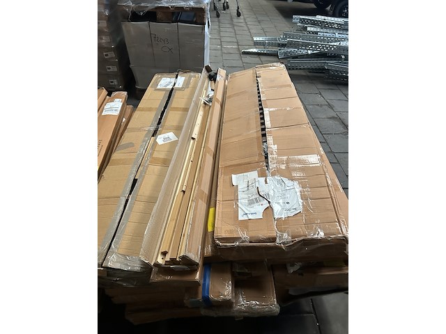 Ca. 80x diverse bamboe kledingrekken i-wannahave - afbeelding 5 van  6