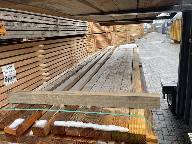 Ca. 80x douglas regels fijnbezaagd, 50x75mm, lengte 400cm - afbeelding 1 van  3