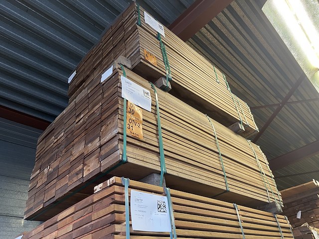 Ca. 80x guyana teak planken geschaafd, 25x140mm, lengte 185cm - afbeelding 4 van  4