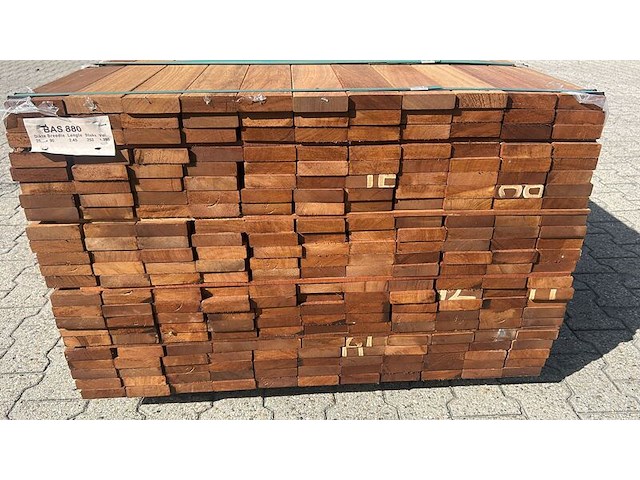Ca. 80x guyana teak planken geschaafd, 25x90mm, lengte 305cm - afbeelding 3 van  4