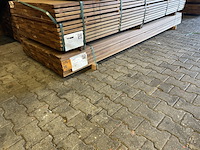 Ca. 80x guyana teak planken geschaafd, 25x90mm, lengte 305cm - afbeelding 4 van  4