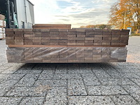 Ca. 80x guyana teak vlonderplanken geschaafd gevingerlast, 27x70mm, lengte 400cm - afbeelding 3 van  3