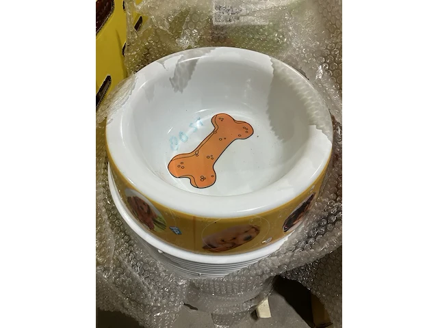 Ca. 80x honden voer/drinkbakken - afbeelding 1 van  5