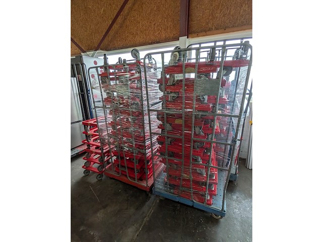 Ca. 80x kunsstof transportroller t.b.v. euronorm bakken/kratten, delmo - afbeelding 2 van  4