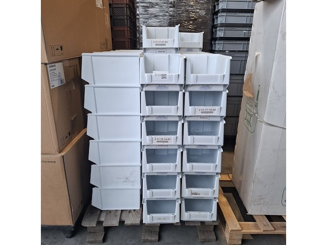 Ca. 80x magazijnbakken met grijp opening, wit - afbeelding 1 van  5