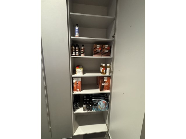 Ca. 80x meubelonderhouds product royal furniture care en james - afbeelding 1 van  11