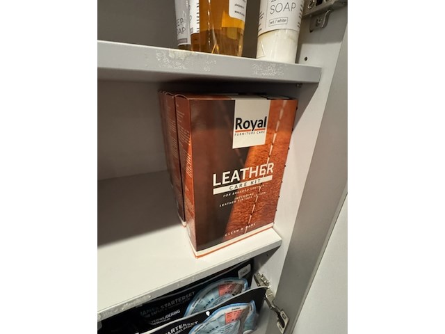 Ca. 80x meubelonderhouds product royal furniture care en james - afbeelding 10 van  11