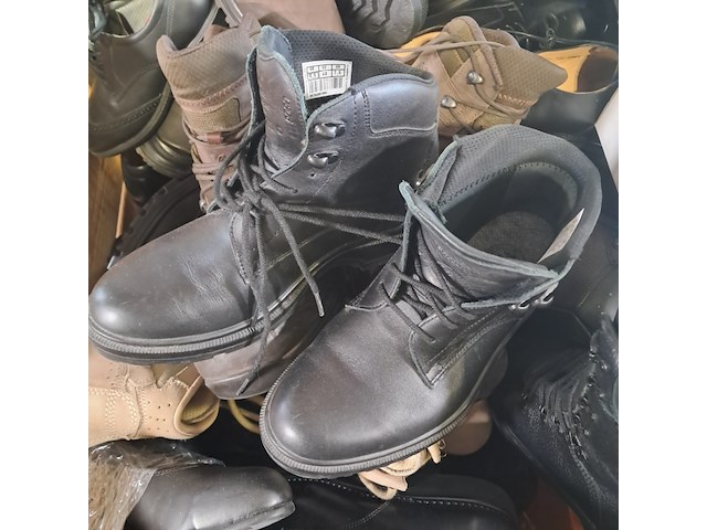Ca. 80x paar diverse schoenen - afbeelding 8 van  9
