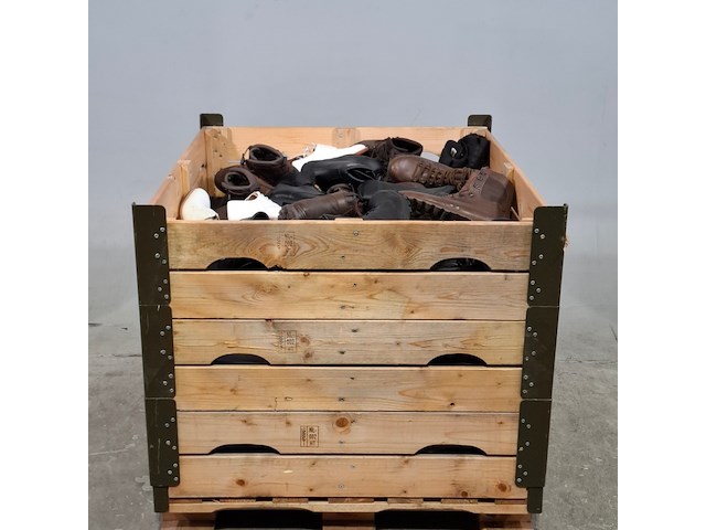 Ca. 80x paar diverse schoenen - afbeelding 1 van  9