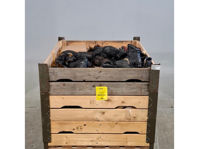 Ca. 80x paar diverse schoenen - afbeelding 1 van  9