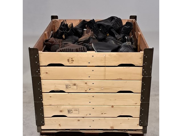 Ca. 80x paar diverse schoenen - afbeelding 1 van  9