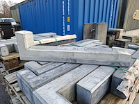 Ca. 80x plat-dak betonvoet t.b.v. zonnepanelen - afbeelding 3 van  9
