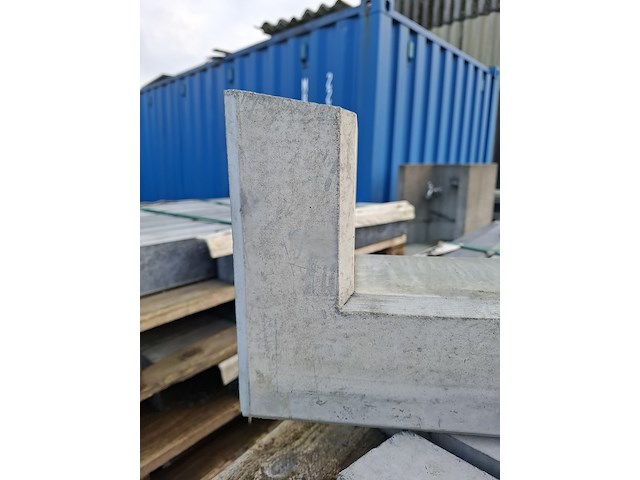 Ca. 80x plat-dak betonvoet t.b.v. zonnepanelen - afbeelding 4 van  9