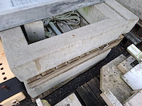 Ca. 80x plat-dak betonvoet t.b.v. zonnepanelen - afbeelding 9 van  9