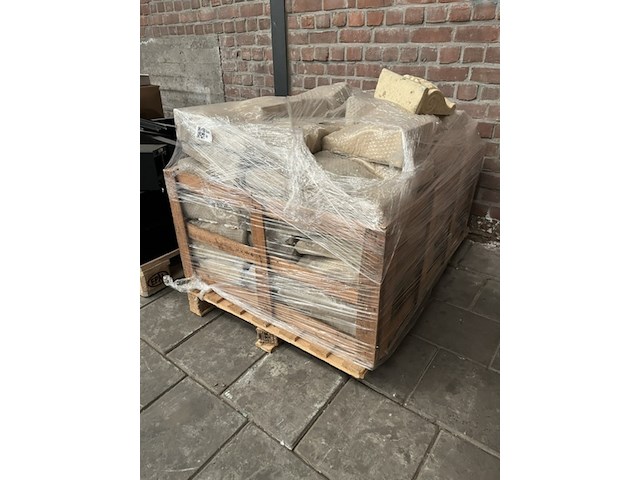 Ca. 80x polystone wandconsole - afbeelding 1 van  6