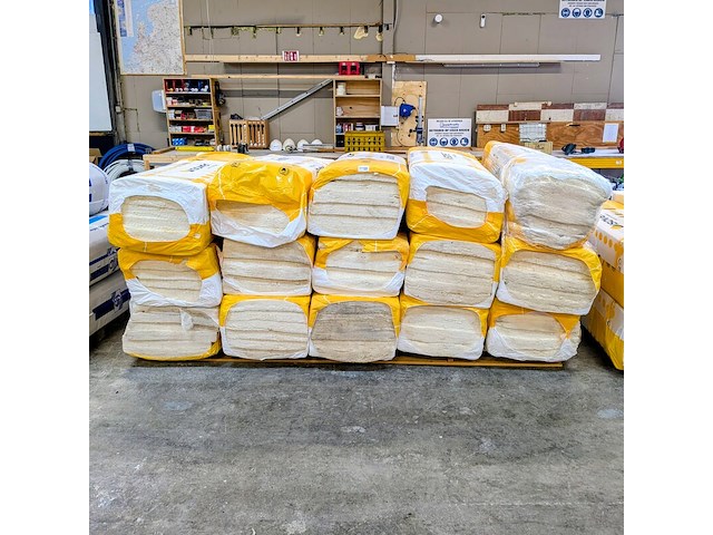 Ca. 81 m² isolatie, isover, comforpanel 33 - afbeelding 2 van  7