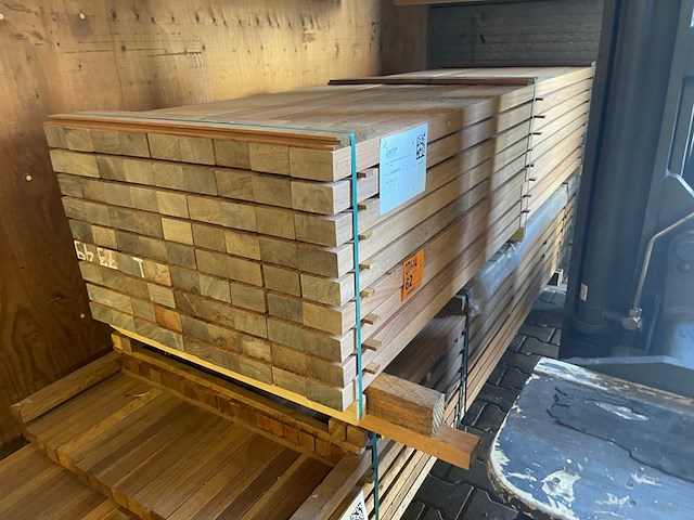 Ca. 81x angelim pedra balken geschaafd, 50x100mm, lengte 250cm - afbeelding 2 van  3