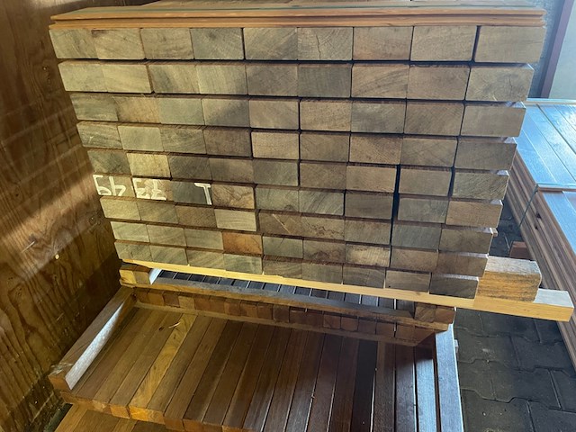 Ca. 81x angelim pedra balken geschaafd, 50x100mm, lengte 250cm - afbeelding 3 van  3