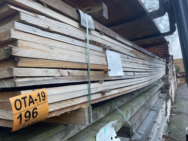 Ca. 81x douglas planken fijnbezaagd, 22x200mm, lengte 400cm - afbeelding 2 van  3