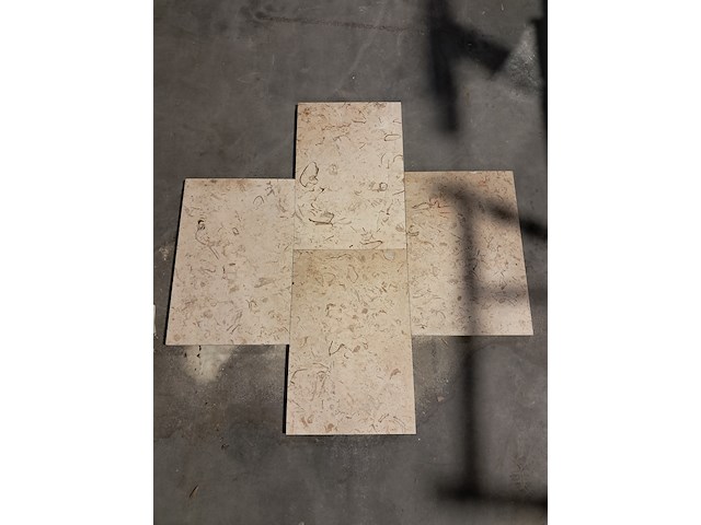 Ca. 81x natuurstenen tegel - afbeelding 1 van  4