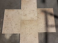 Ca. 81x natuurstenen tegel - afbeelding 1 van  4