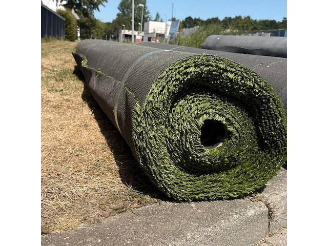 Ca. 83,345m2 kunstgras, 24 mm hoog, groen - afbeelding 3 van  3
