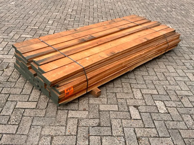 Ca. 834x amerikaans kersen planken fijnbezaagd, 33mm dik, diverse breedtes, lengte 245cm - afbeelding 2 van  3
