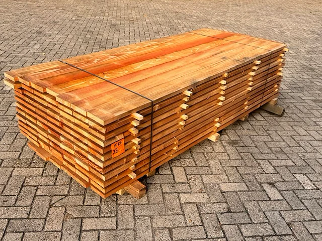 Ca. 83x douglas planken fijnbezaagd, 30x150mm, lengte 250cm - afbeelding 2 van  3