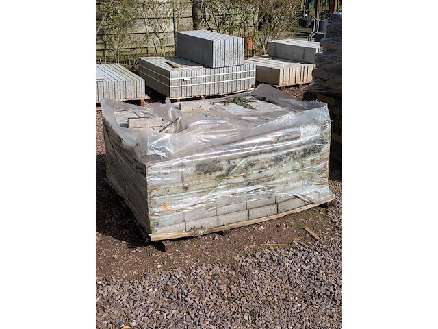 Ca. 845x straatstenen, ca. 19.6x6.2x4.8 cm - afbeelding 1 van  5